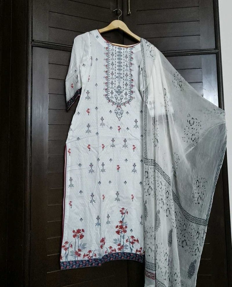 White Floral Printed Kurta With Dupatta