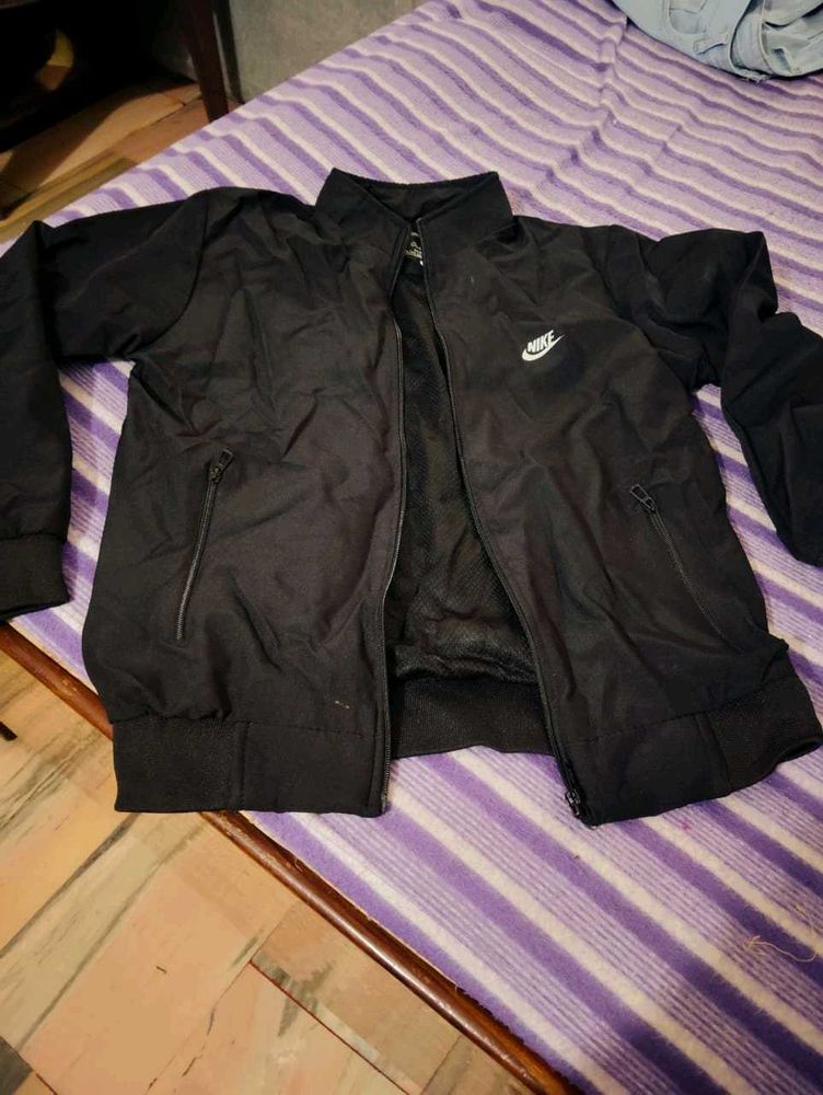 Nike Black Jacket - Lightweight &amp; Stylish