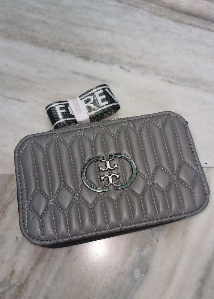 SALE trendy Box Sling 🆕