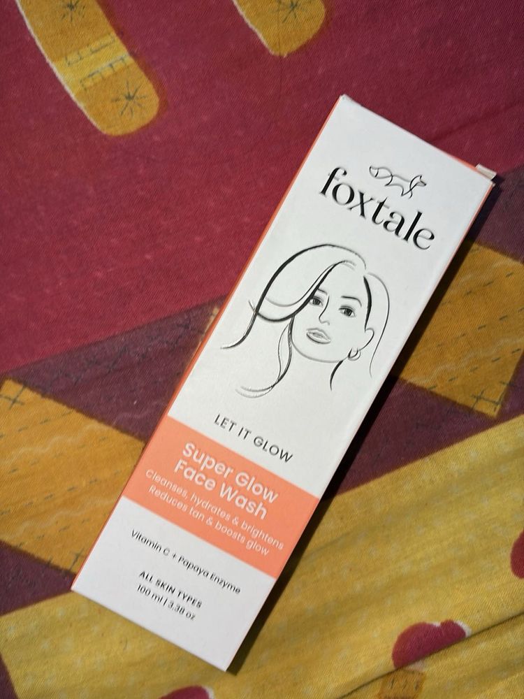 Foxtale Super Glow Face Wash