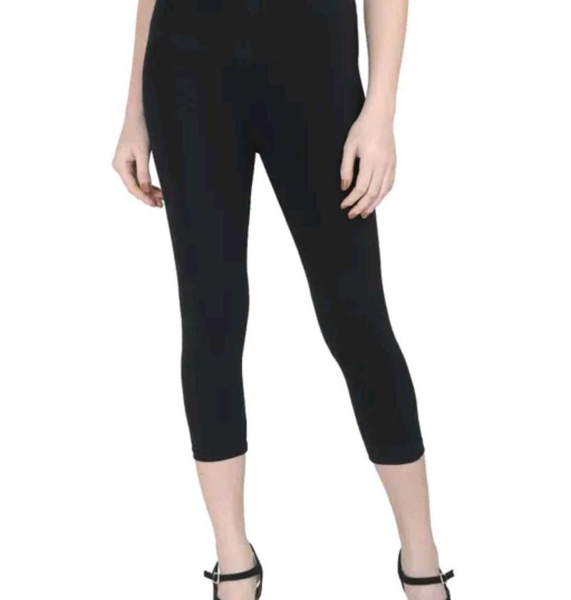 3/4th Black Leggings