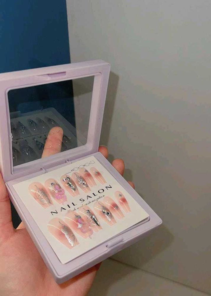 Press-On Nail Set