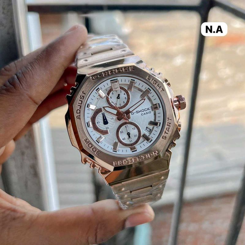 Casio G-Shock blends a sleek metallic finish