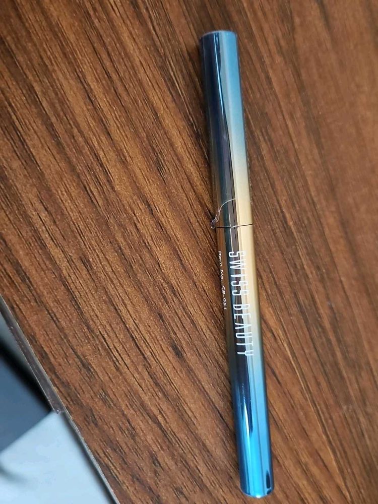 Holographic Eyeliner