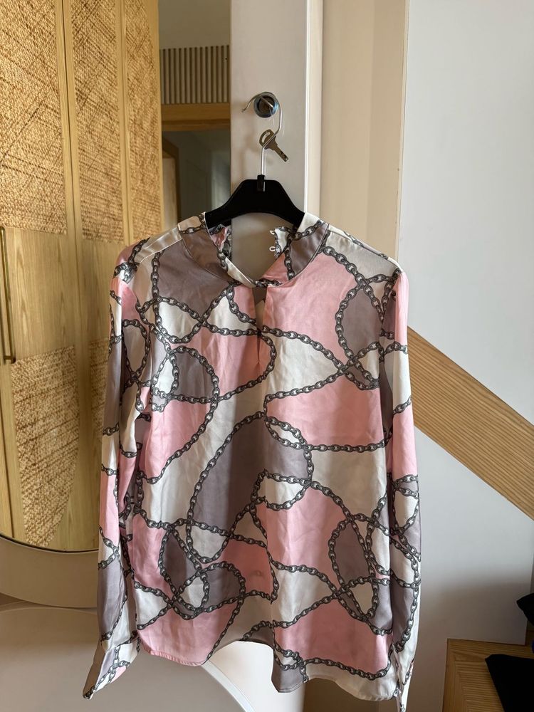 Chain Print Long Sleeve Top