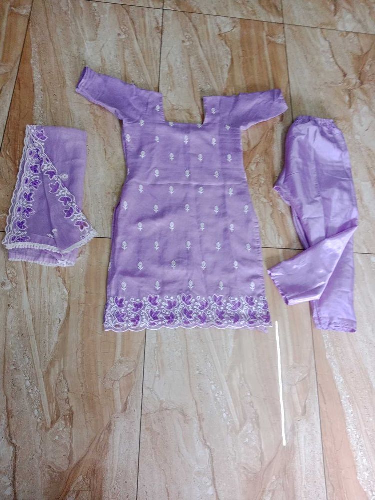 Thread Work Churidar With Long Dupatta
