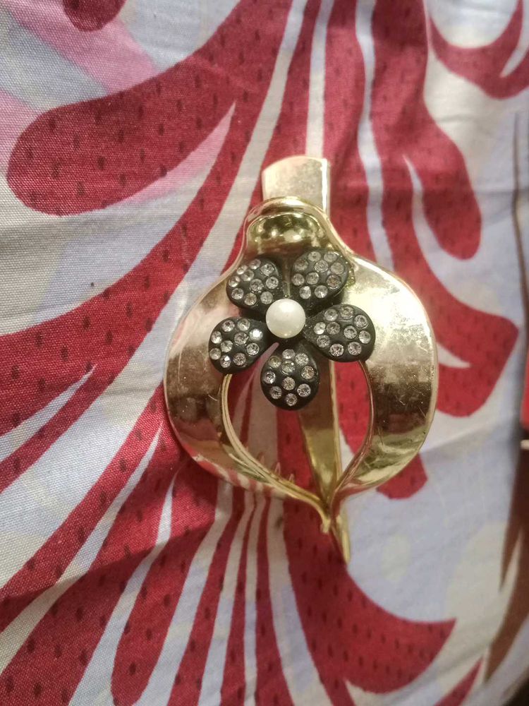 Designer Clutcher