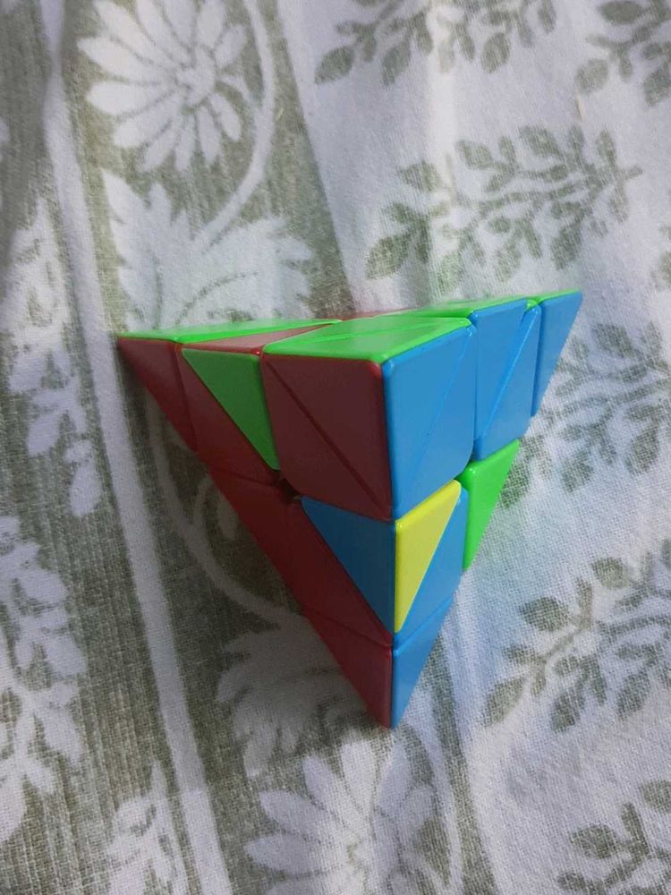 Pyraminx Puzzle