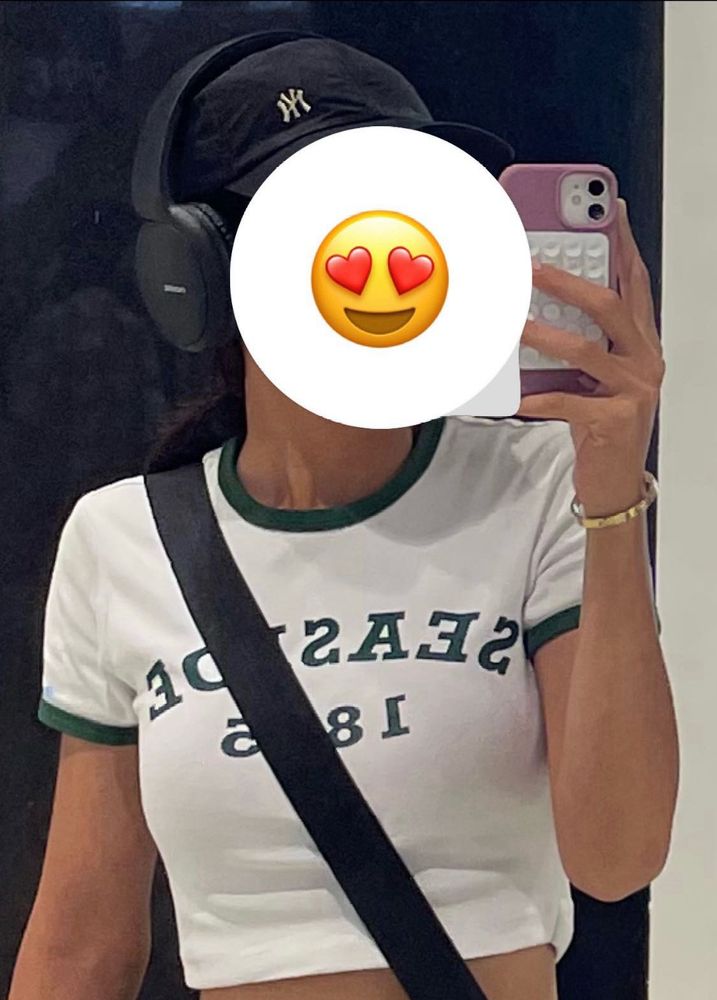 Trendy Cropped Graphic Tee