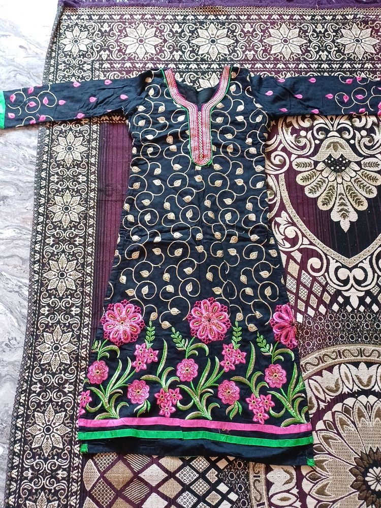 Embroidered Top N Pant With Dupatta