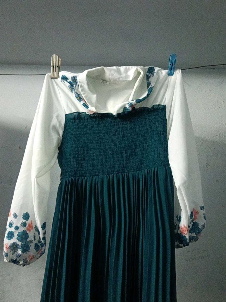 Elegant Pleated Maxi Dress