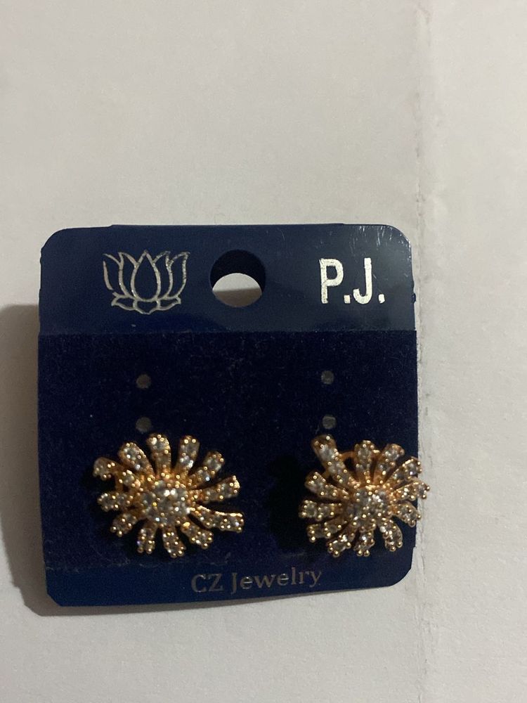 A.D White Stone Gold plated studs