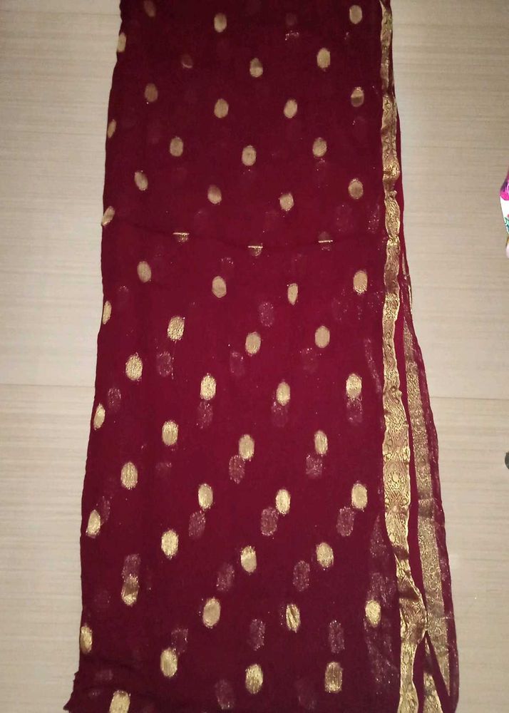 Maroon &amp; Gold Polka Dot Sari