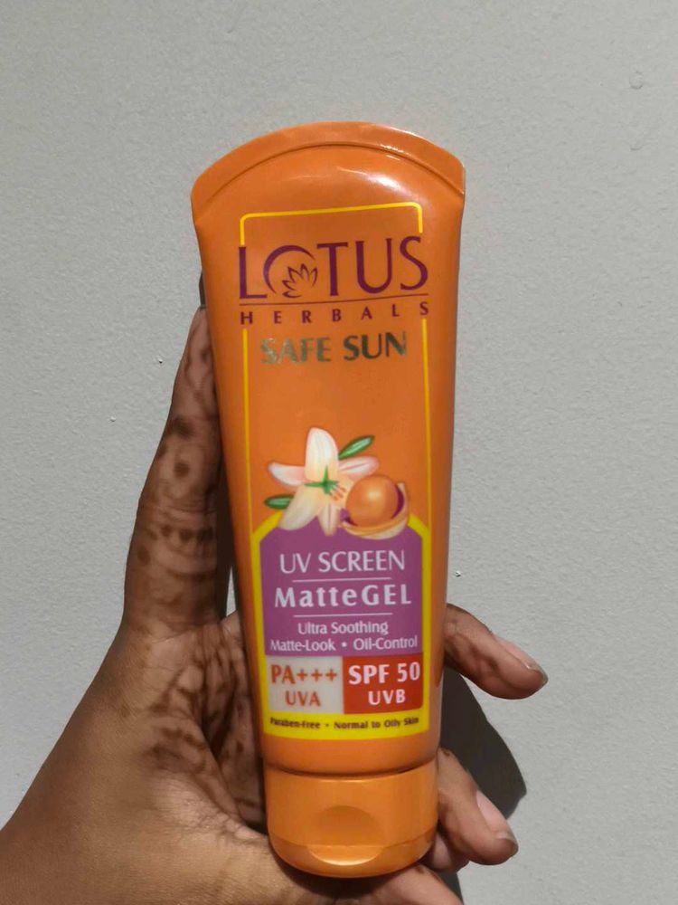 Lotus Herbals Safe Sun Matte Gel SPF 50