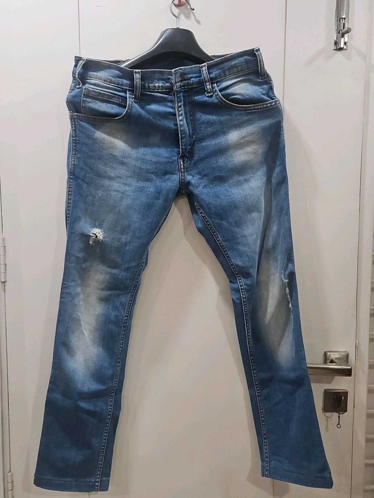 Levi&#39;s Light Blue Rugged Jeans