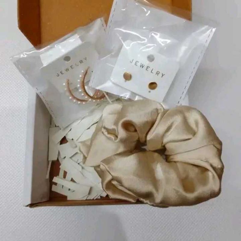 Korean Earrings Set With Stud And Scrunchies