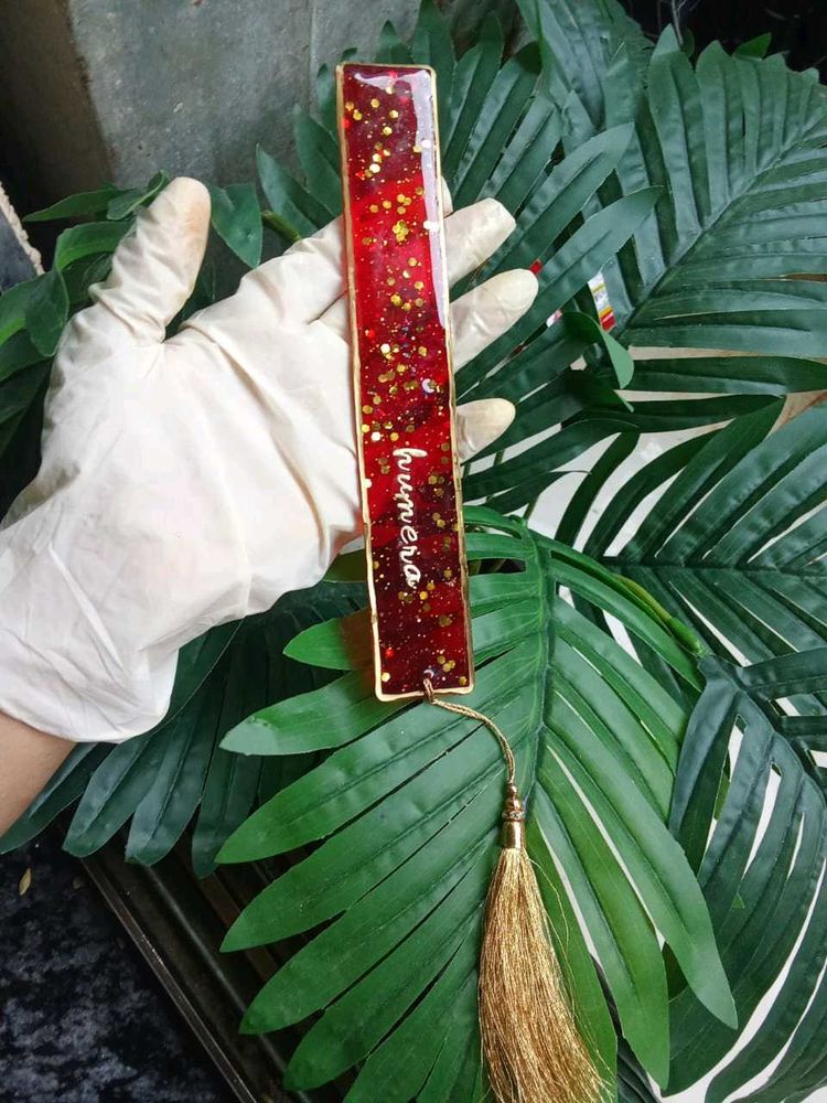 Costumise Name Bookmark