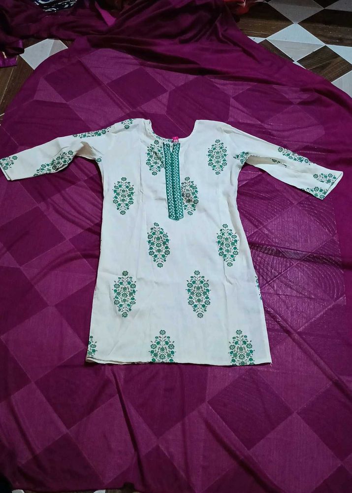 White &amp; Green Floral Print Tunic