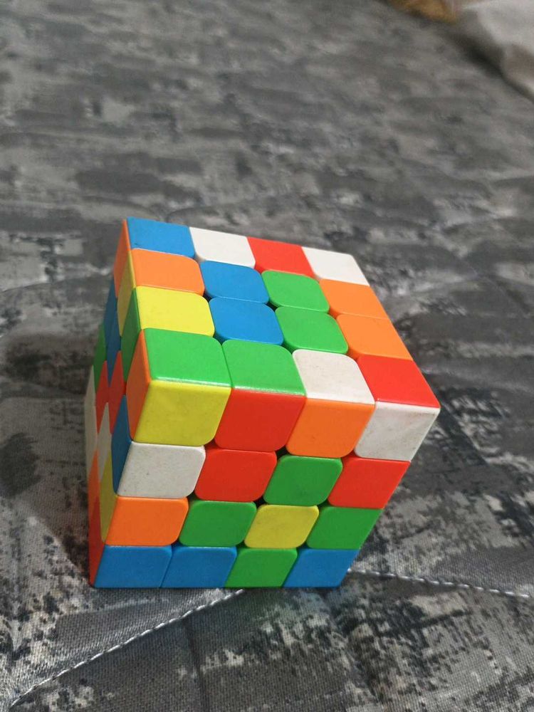 Colorful 4x4 Rubik&#39;s Cube