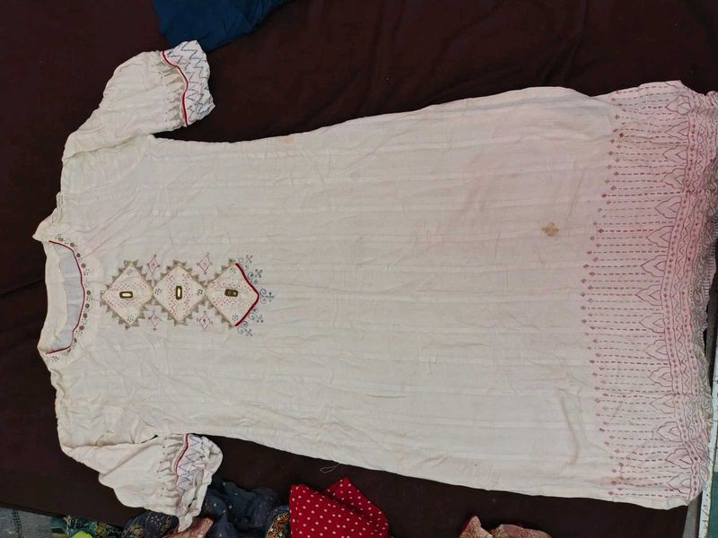 Embroidered Kurta Pant With Dupatta