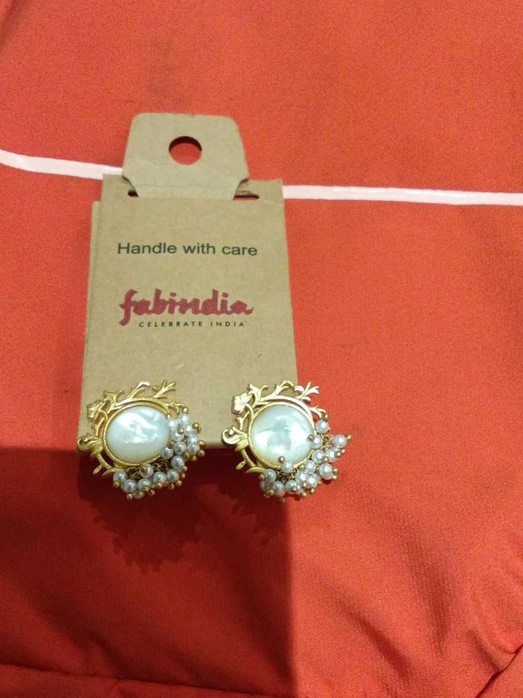 Lovely pair of Golden Pearl earring