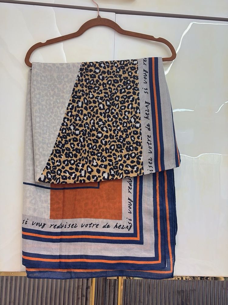 Stylish Patterned Scarf