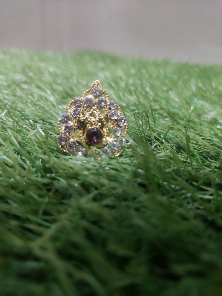 &#34;Stunning Women&#39;s Ring: Symbol of Elegance and Emp