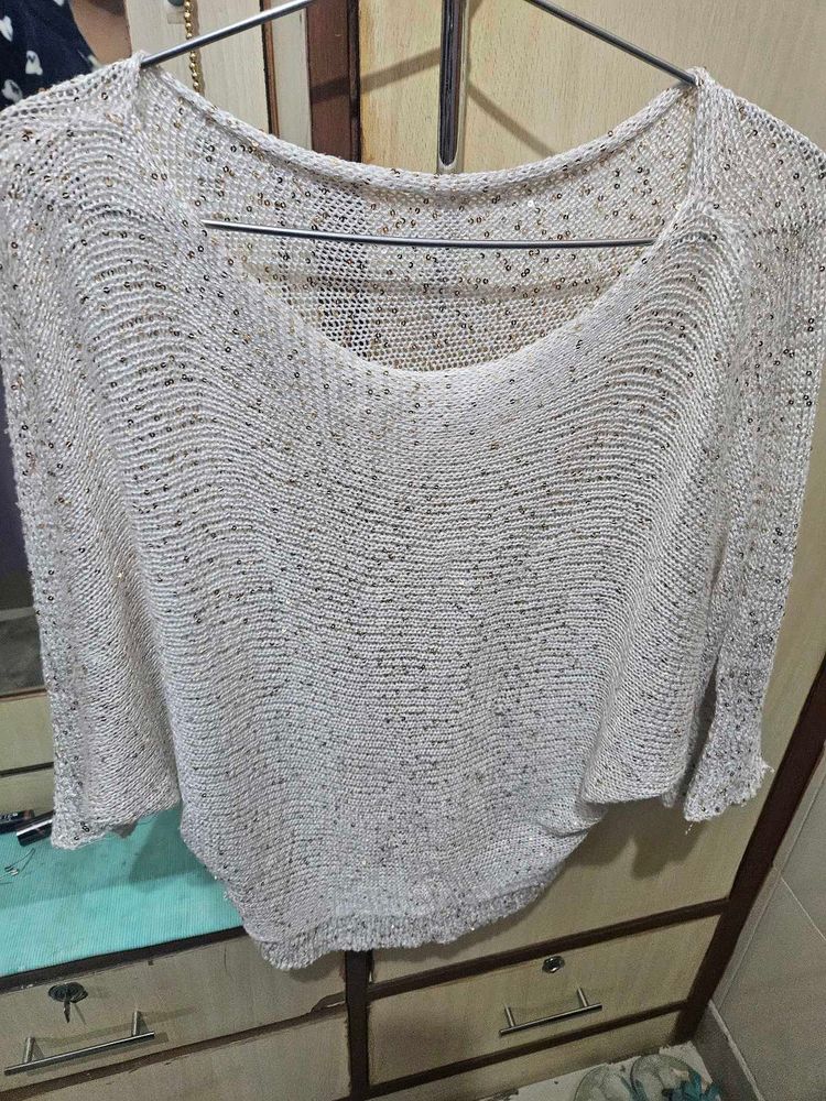Off White Casual Top With Smart Look