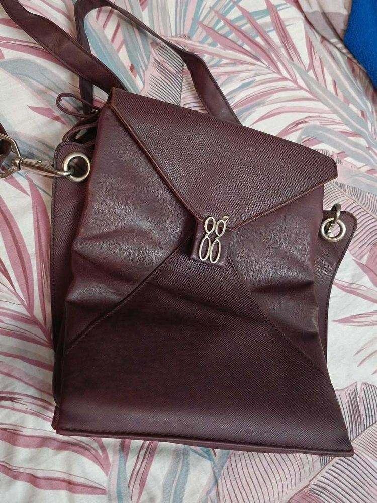 Stylish sling bag