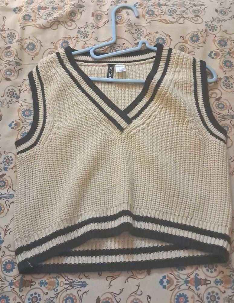 [Beige] H&amp;M Cropped Sweater Vest