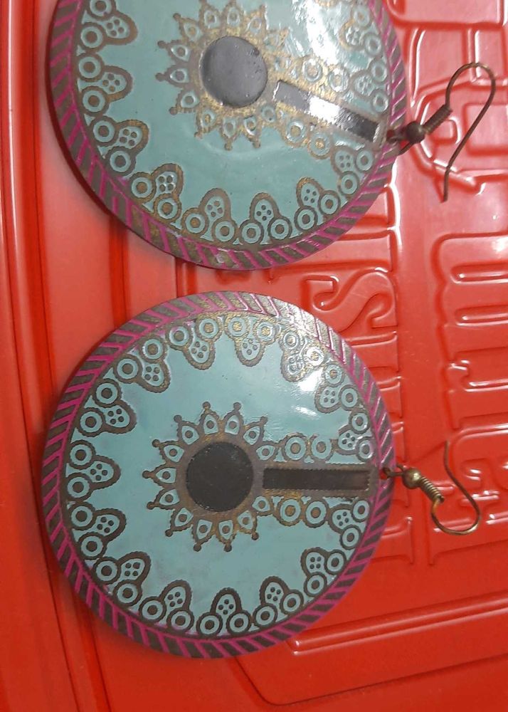 Round Magenta And Teal Earring