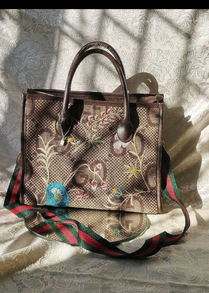 Floral Embroidered Handbag