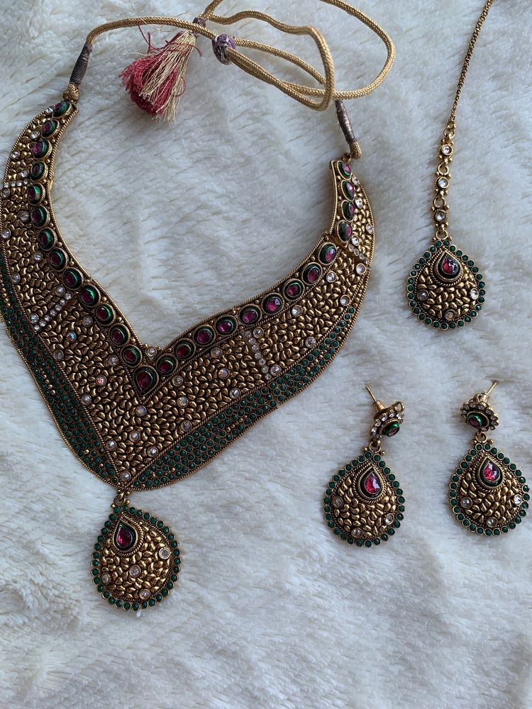 Necklace Set