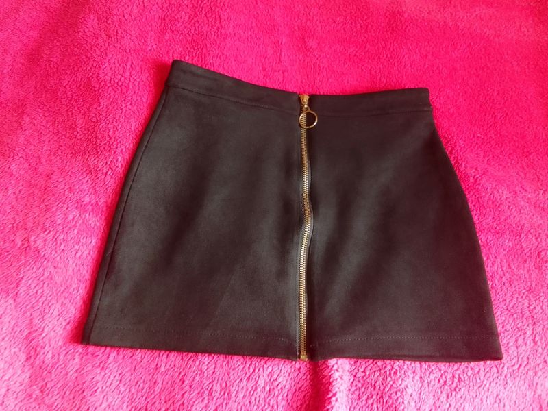 Black Skirt (⁠◕⁠ᴗ⁠◕⁠✿⁠)
