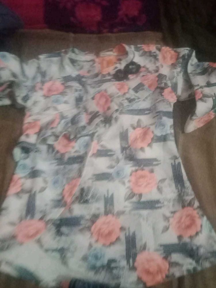 Floral Print Short Sleeve Top