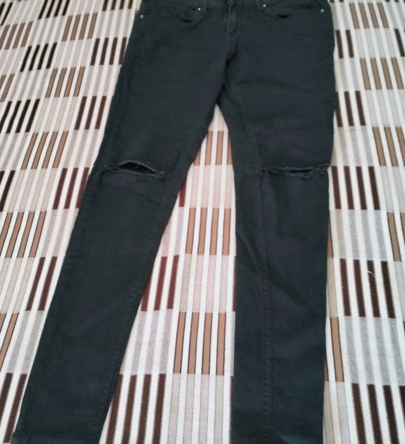 🎧 Unisex Ripped Knee Jeans🎧