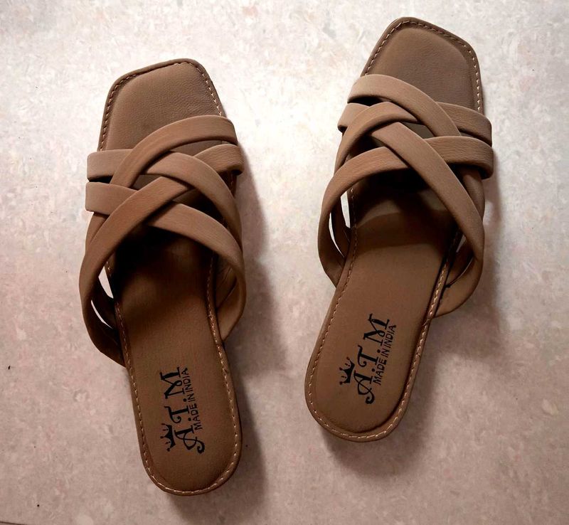 Stylish Tan Strappy Flats