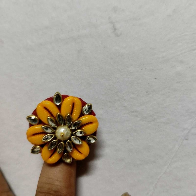 Cowrie Shell Flower Ring