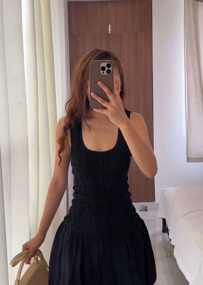 Black Sleeveless Dress