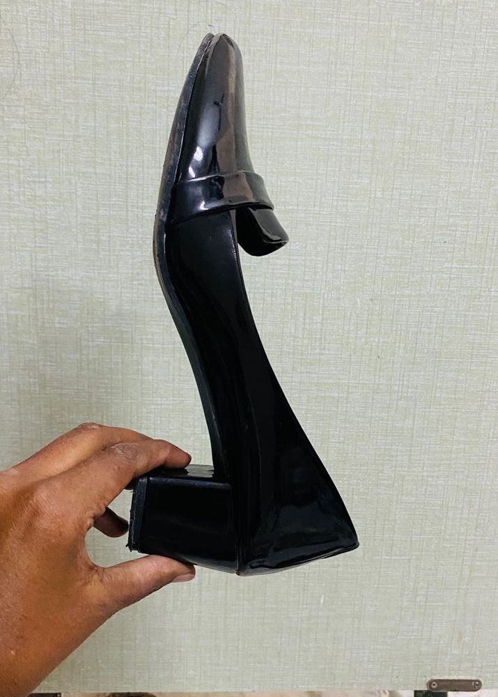 Black Shoe Trophy