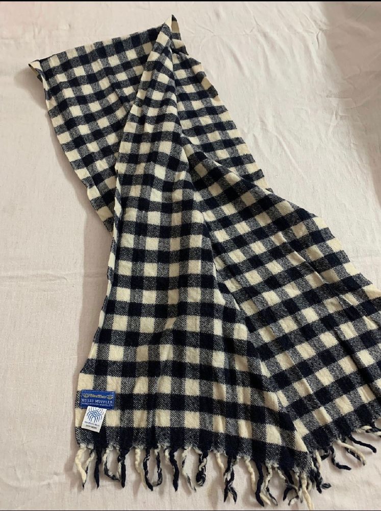 Bhuttico Handwoven Kullu Wool Muffler