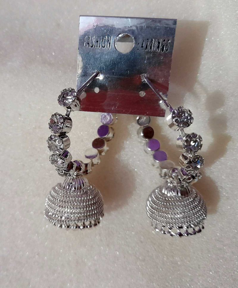 Earrings 🤩 NEW Limited Time Offer
