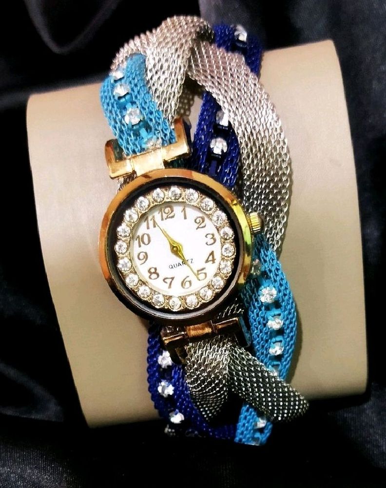 crystal chain watch with magnetic inter  lock