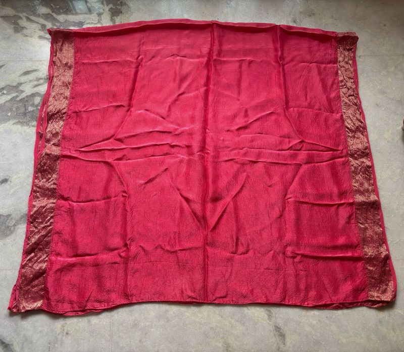 Radiant Rose Pink Fabric with Glisteninggold Borde