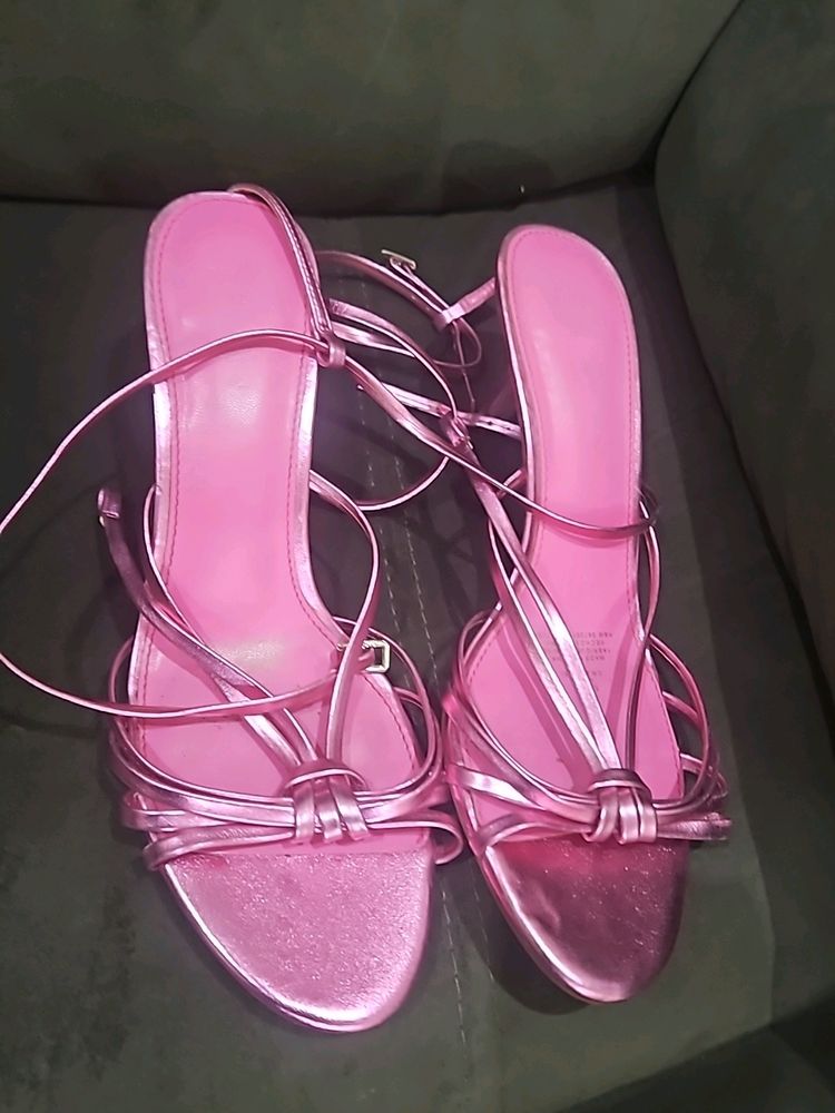 FLAT 2000 OFF H&amp;M HEELS