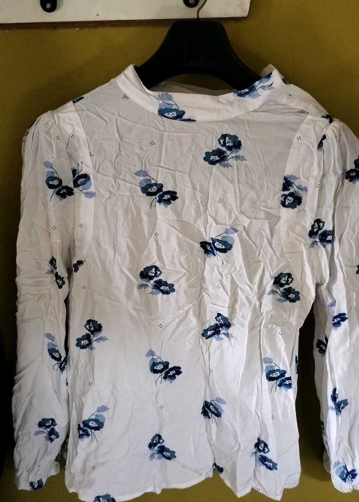 Almost new! Floral Print Top