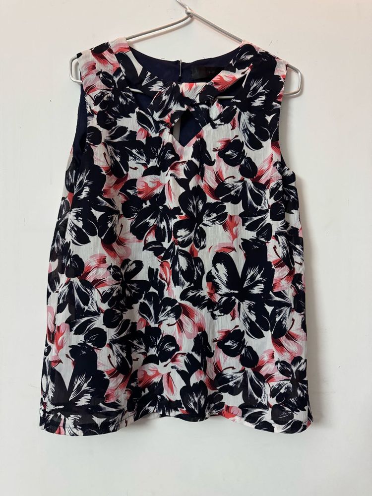 Floral Sleeveless Blouse