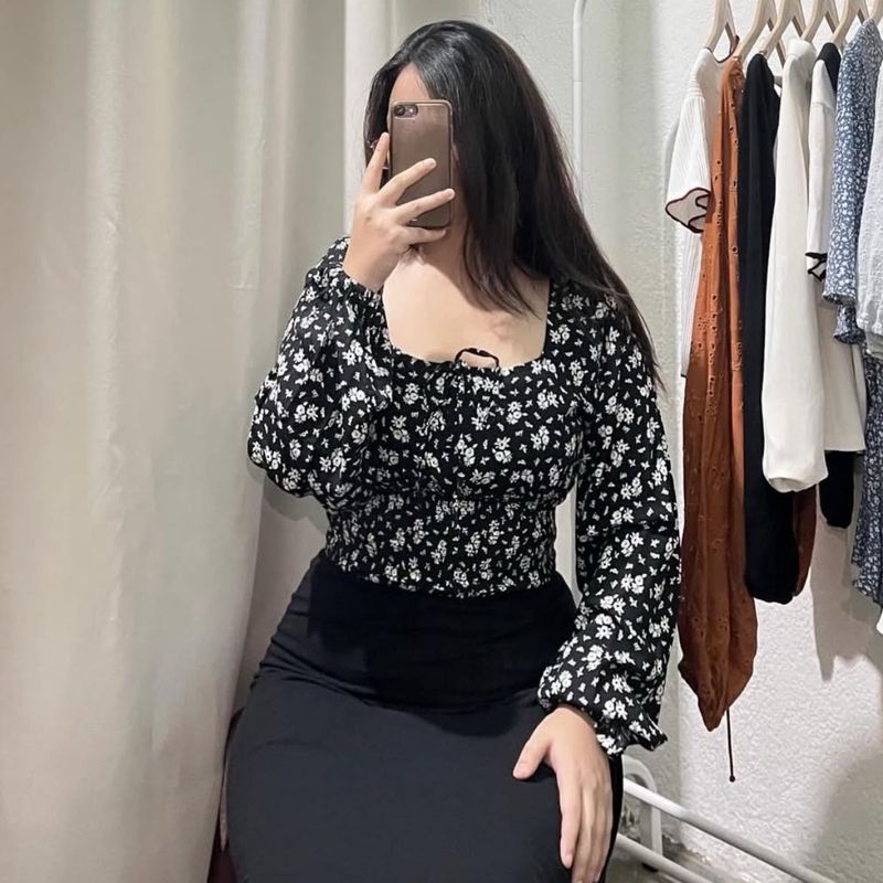 H&amp;M black floral printed top