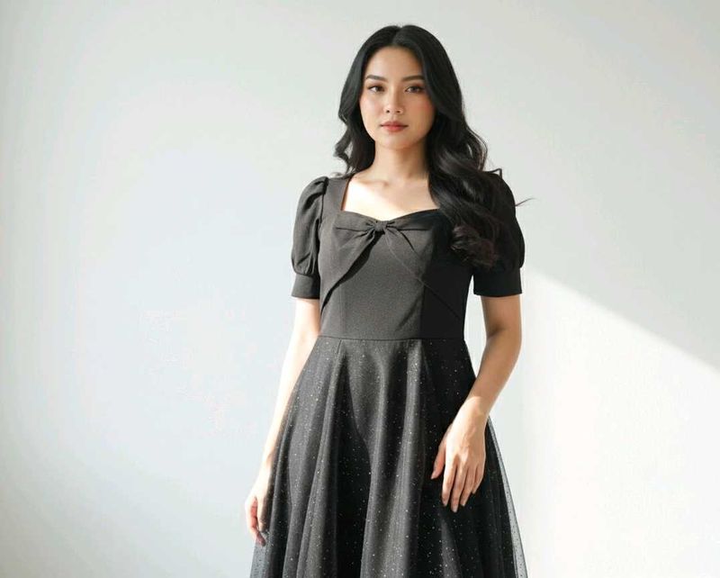 Elegant Black Midi Dress