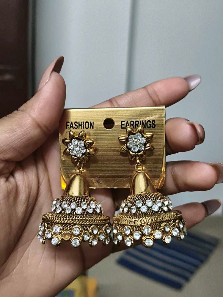 Golden Jhumka Set